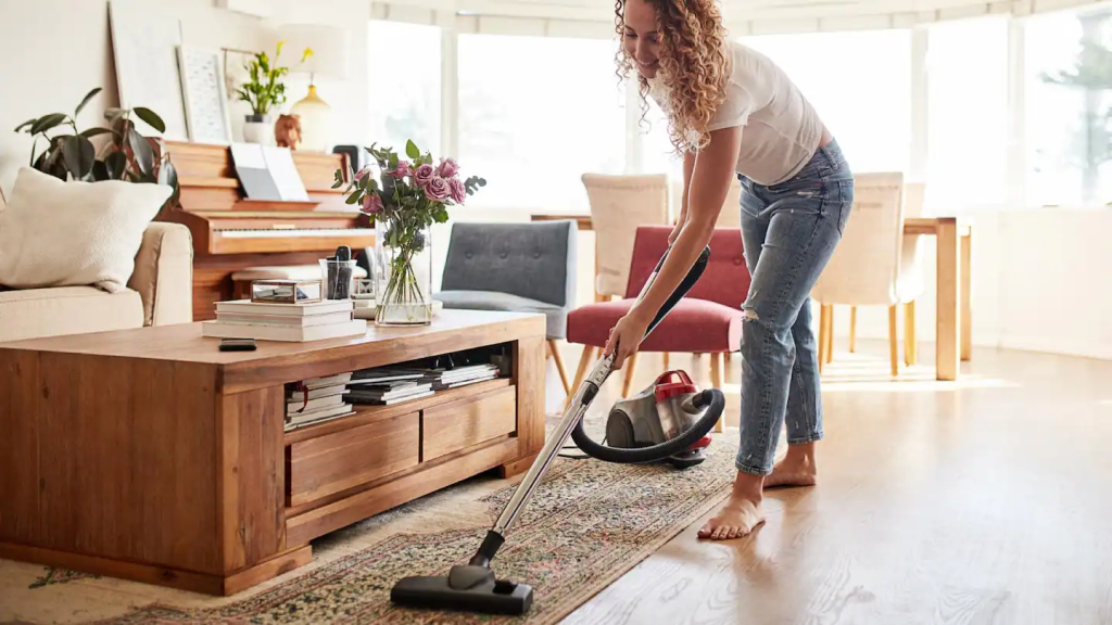 Cleaning your living room - Fortador